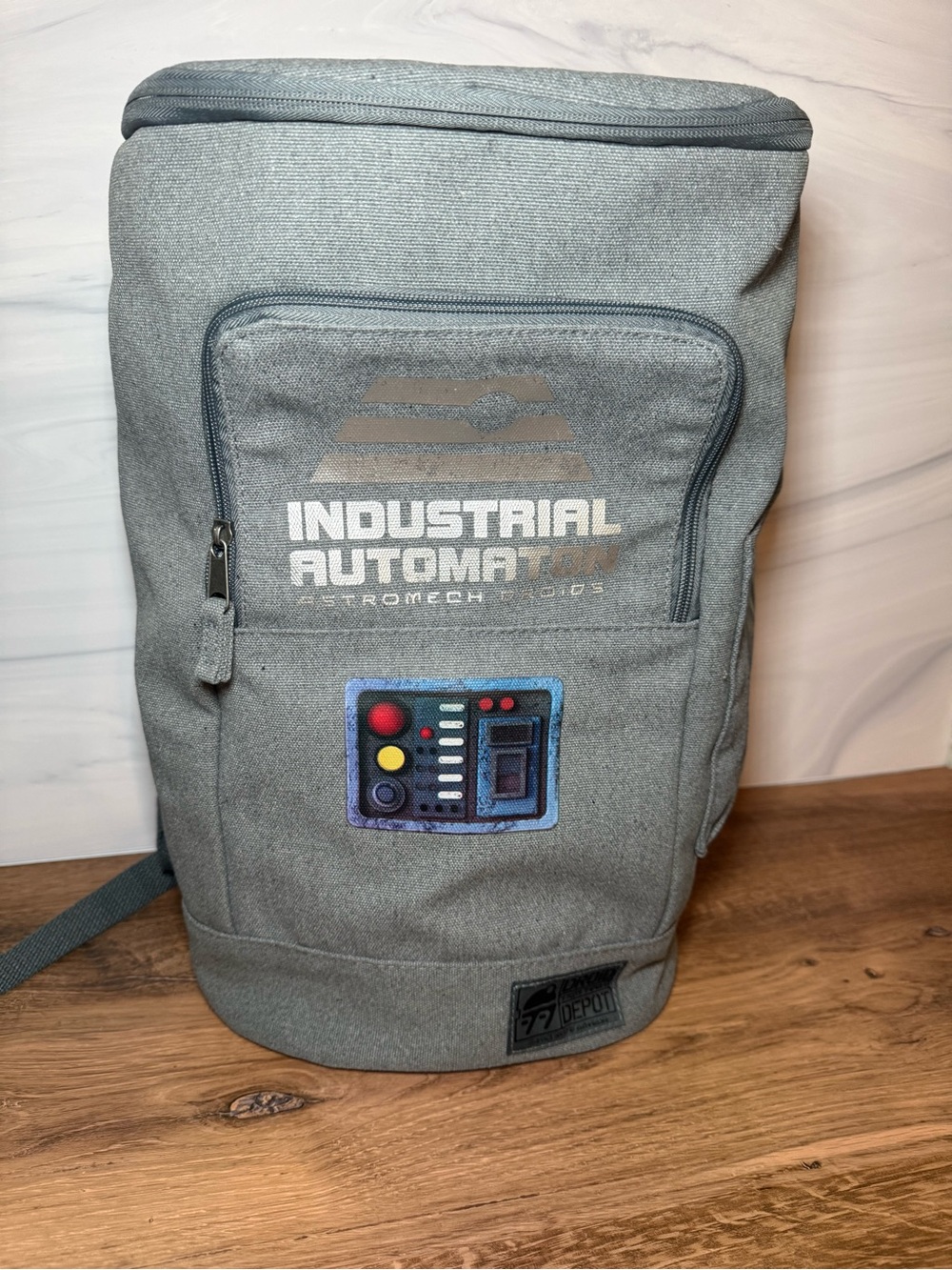 Disney Parks Star Wars Galaxy's Edge Droid Depot Astromech Carrier Backpack